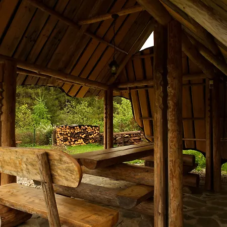 U Ani בית הארחה 3*